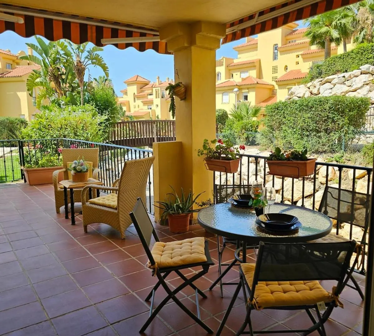 Bienvenido A Tu Habitacion La Cala De Mijas Hostel